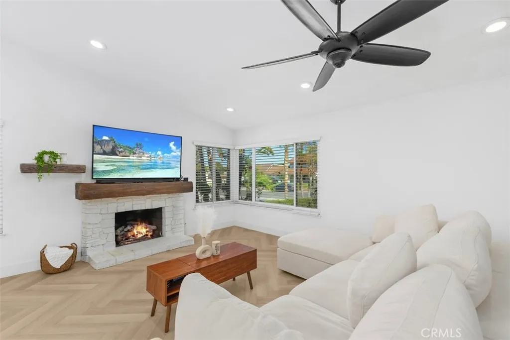 1644 Taylor, Corona, California 92882 home-pic-4